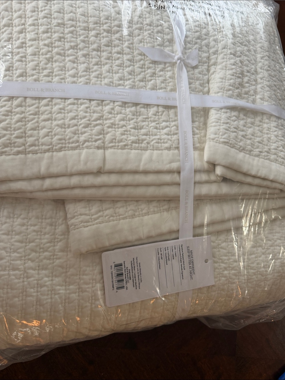 Boll & Branch signature textured stitch Cream Quilt  full / queen
